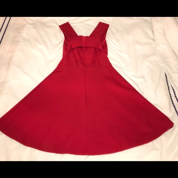 Red dress - Picture 2 of 2